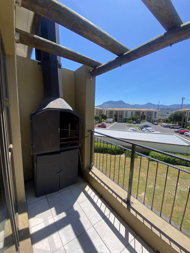 To Let 2 Bedroom Property for Rent in Guldenland Western Cape